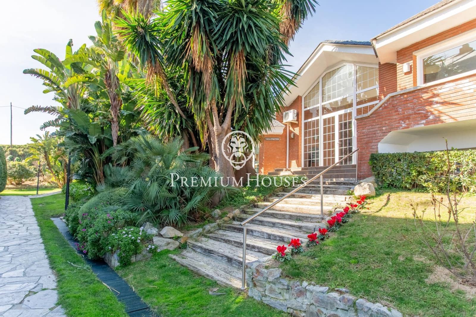 4 bedroom Apartment for rent in Sant Andreu de Llavaneres with pool - € 3,100 (Ref: 9596125)