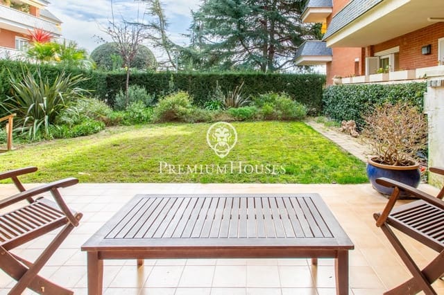 Appartement de 4 chambres à louer à Sant Andreu de Llavaneres avec piscine - 3 100 € (Ref: 9596125)