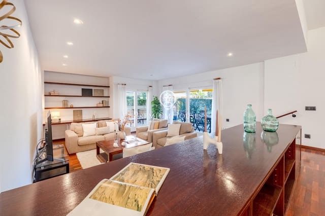 4 Zimmer Apartment zu vermieten in Sant Andreu de Llavaneres mit Pool - 2.900 € (Ref: 9596125)