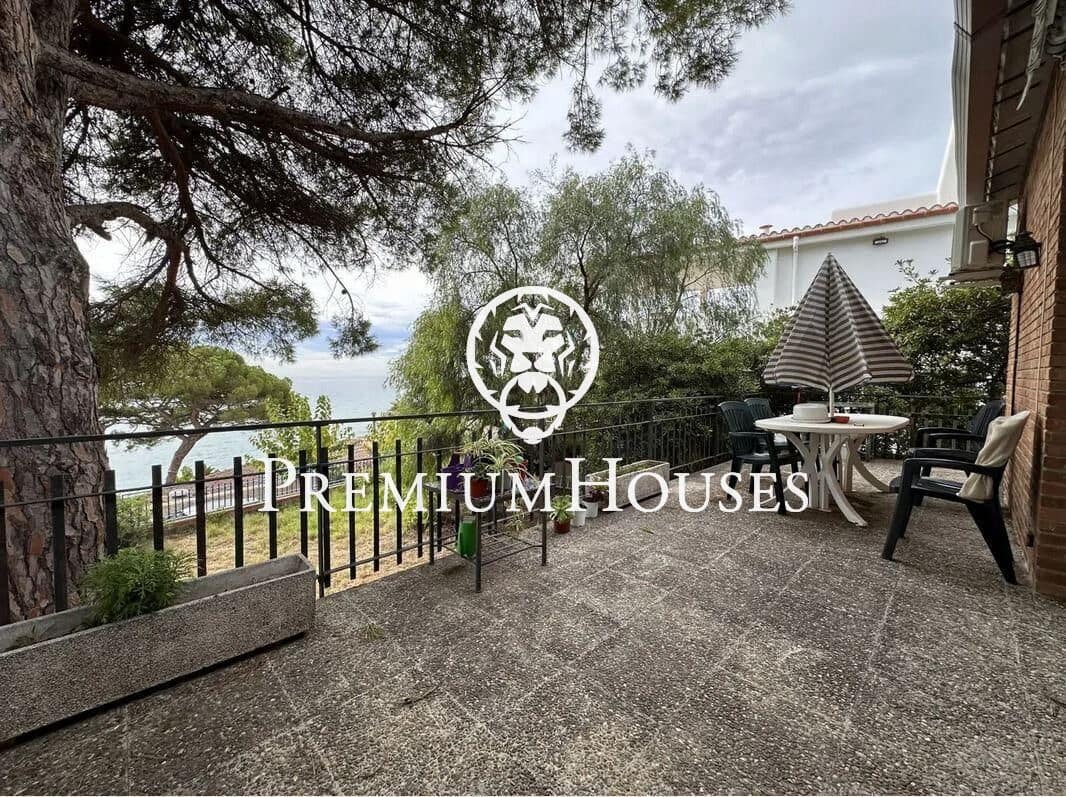 Chalet de 4 habitaciones en Arenys de Mar en venta con garaje - 815.000 € (Ref: 9599527)