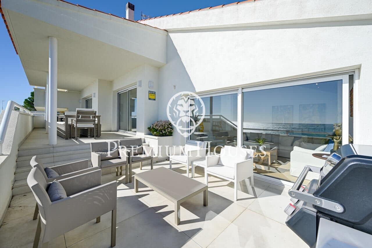 6 soverom Villa til salgs i Canet de Mar med svømmebasseng garasje - € 1 200 000 (Ref: 9599528)