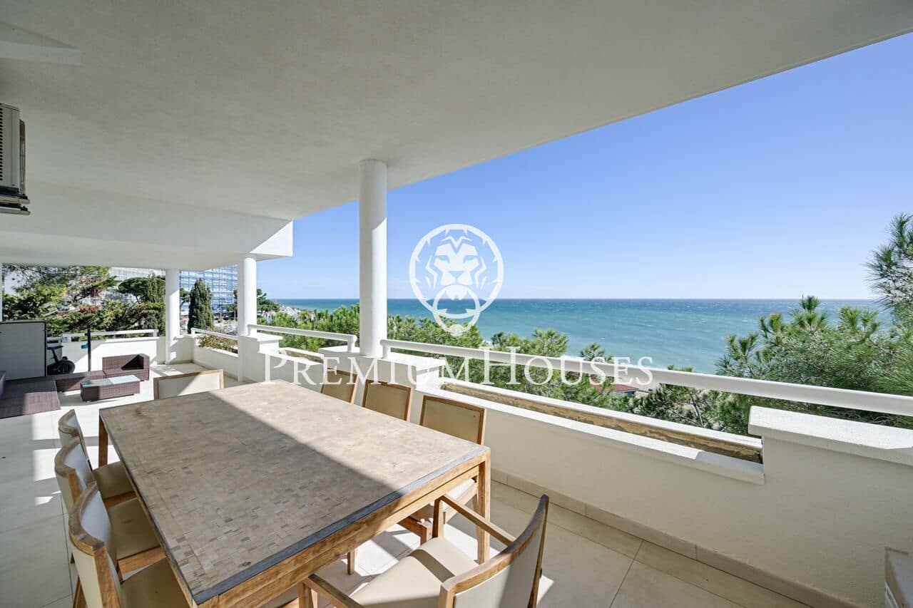 6 soverom Villa til salgs i Canet de Mar med svømmebasseng garasje - € 1 200 000 (Ref: 9599528)