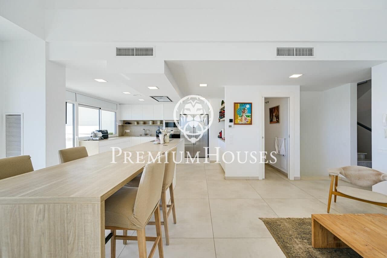 6 bedroom Villa for sale in Canet de Mar with pool garage - € 1,200,000 (Ref: 9599528)