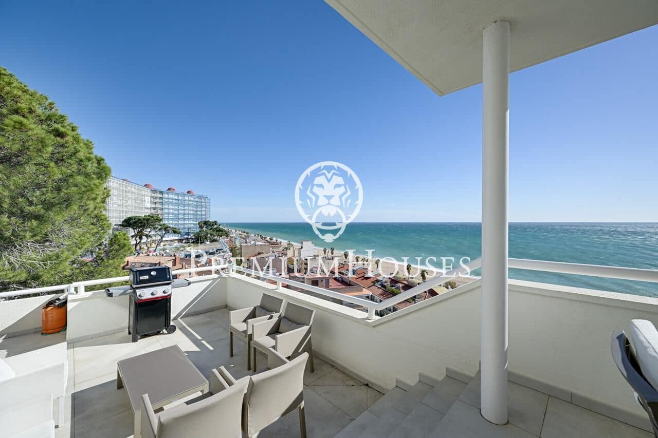 6 bedroom Villa for sale in Canet de Mar with pool garage - € 1,200,000 (Ref: 9599528)