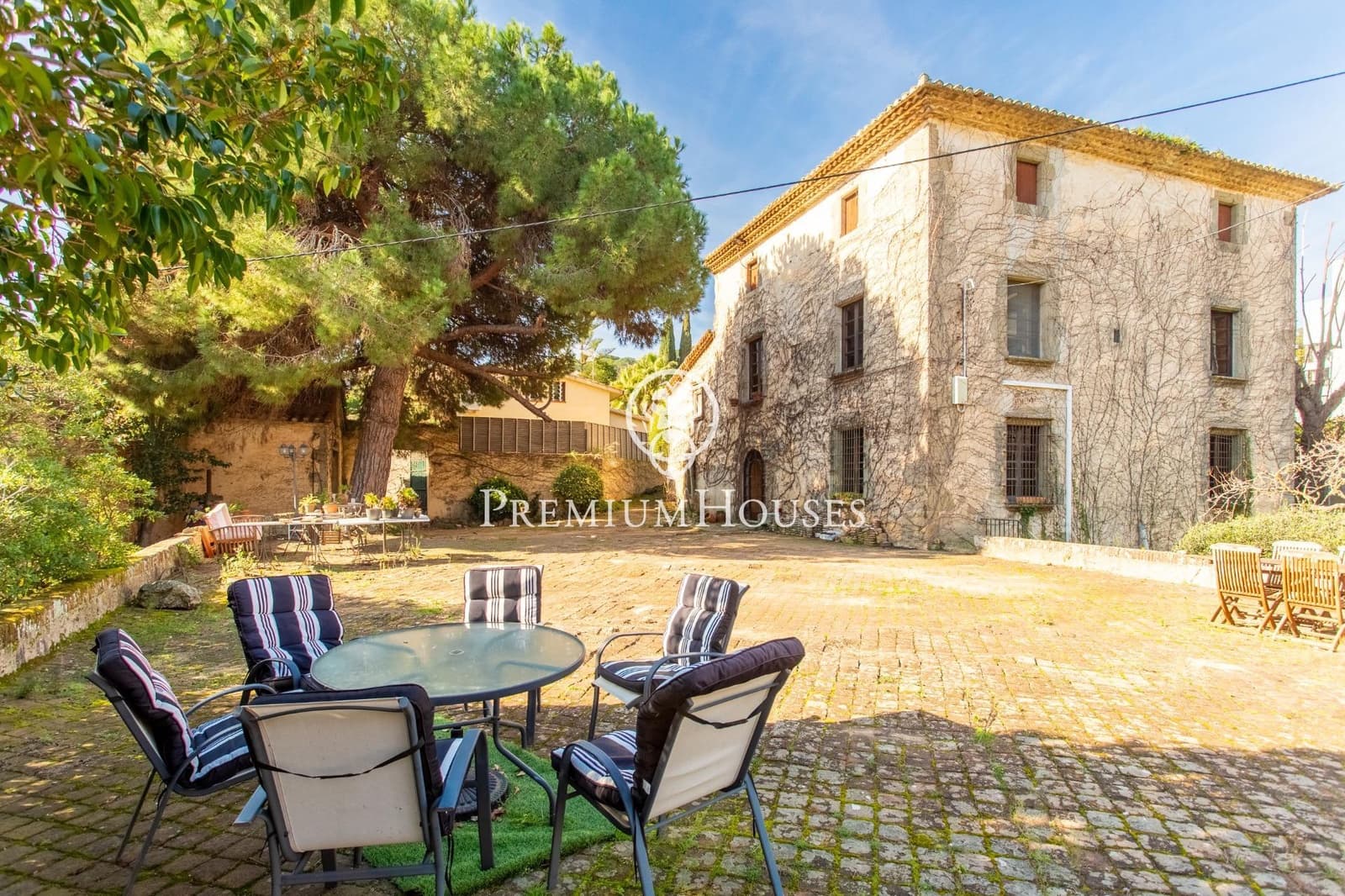 Chalet de 6 habitaciones en Sant Andreu de Llavaneres en venta con piscina - 1.450.000 € (Ref: 9629963)