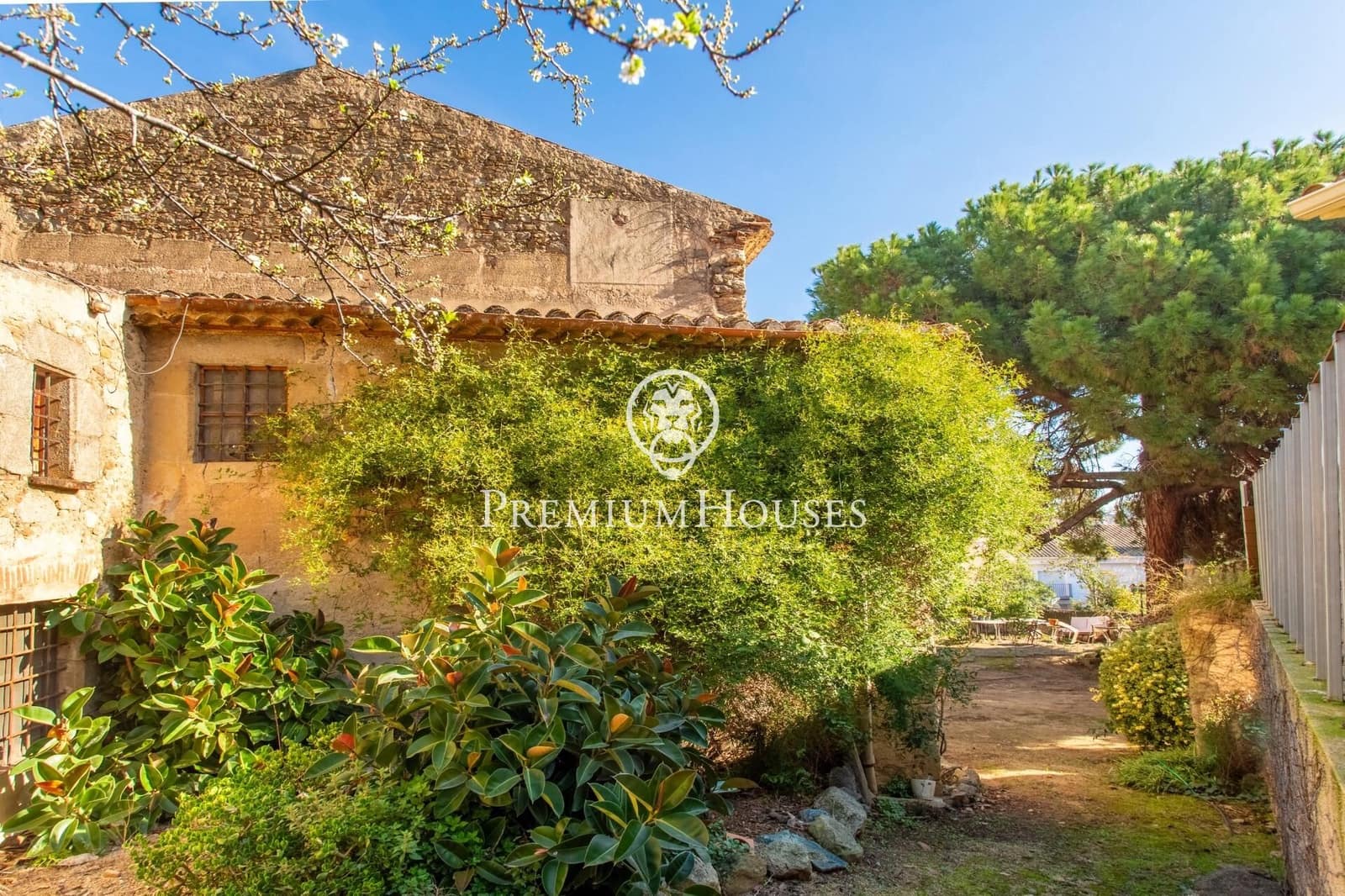 Chalet de 6 habitaciones en Sant Andreu de Llavaneres en venta con piscina - 1.450.000 € (Ref: 9629963)