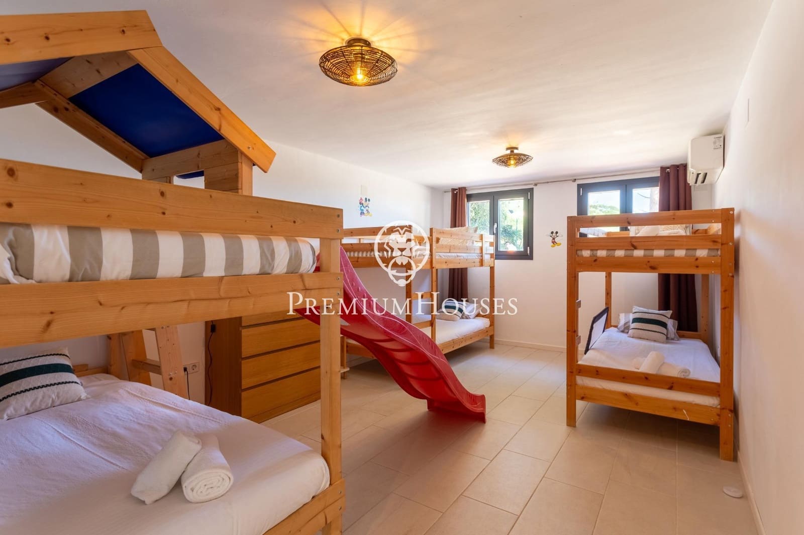 7 makuuhuone Huvila myytävänä paikassa Arenys de Munt mukana uima-altaan - 1 850 000 € (Ref: 9629964)