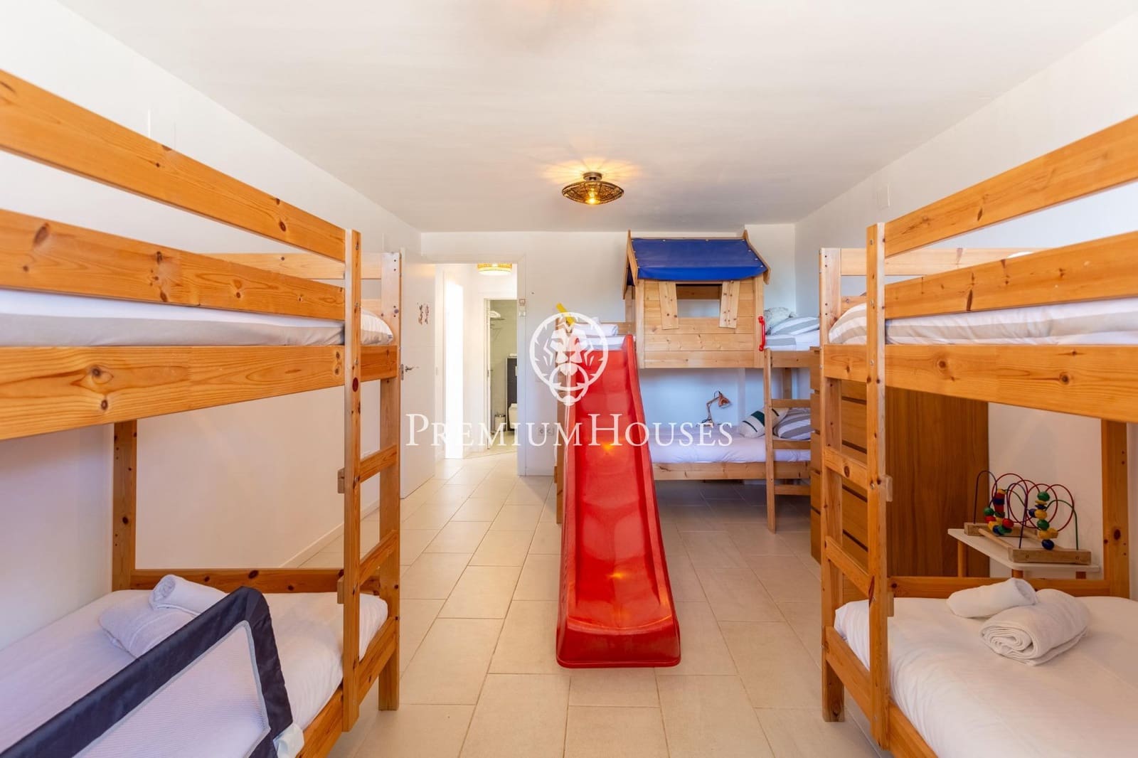 7 makuuhuone Huvila myytävänä paikassa Arenys de Munt mukana uima-altaan - 1 850 000 € (Ref: 9629964)