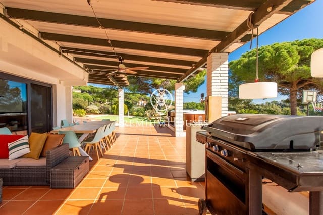 7 makuuhuone Huvila myytävänä paikassa Arenys de Munt mukana uima-altaan - 1 850 000 € (Ref: 9629964)