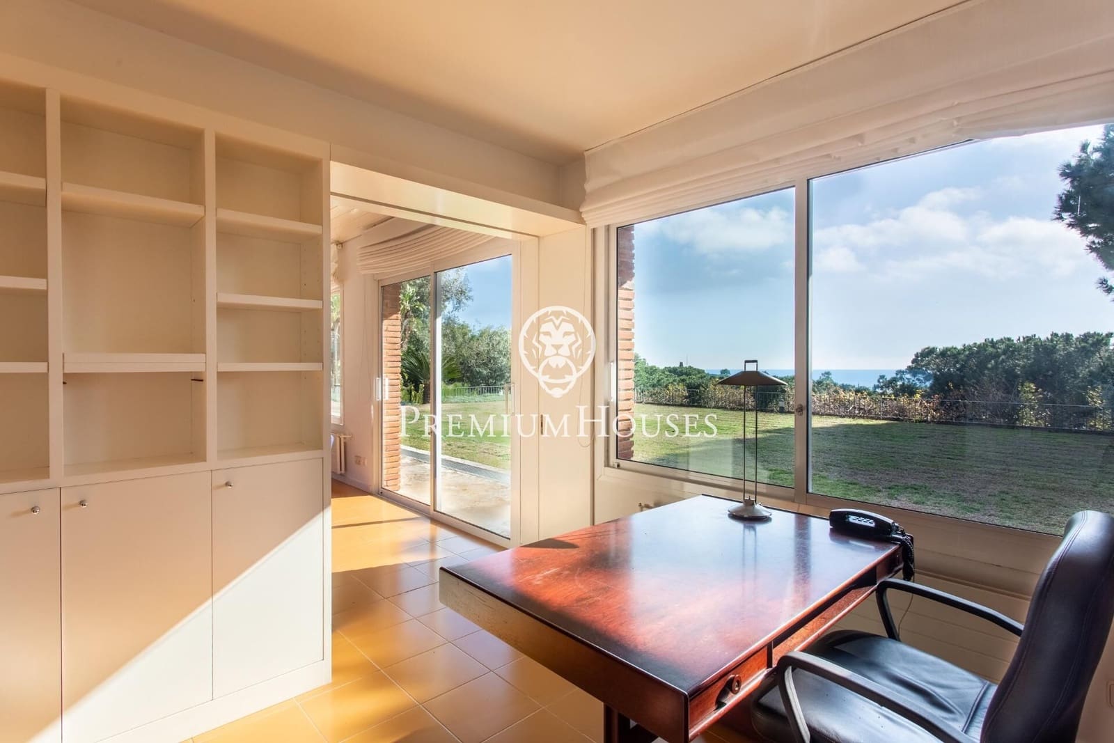 7 sypialnia Willa na sprzedaż w Sant Vicenc de Montalt z basenem garażem - 2 500 000 € (Ref: 9645007)