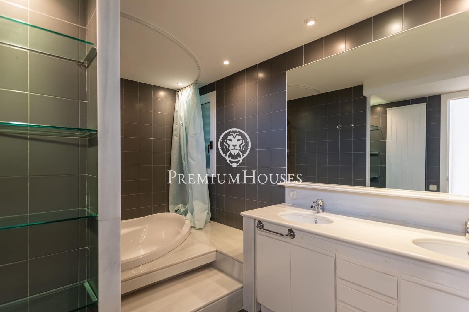 7 sypialnia Willa na sprzedaż w Sant Vicenc de Montalt z basenem garażem - 2 500 000 € (Ref: 9645007)