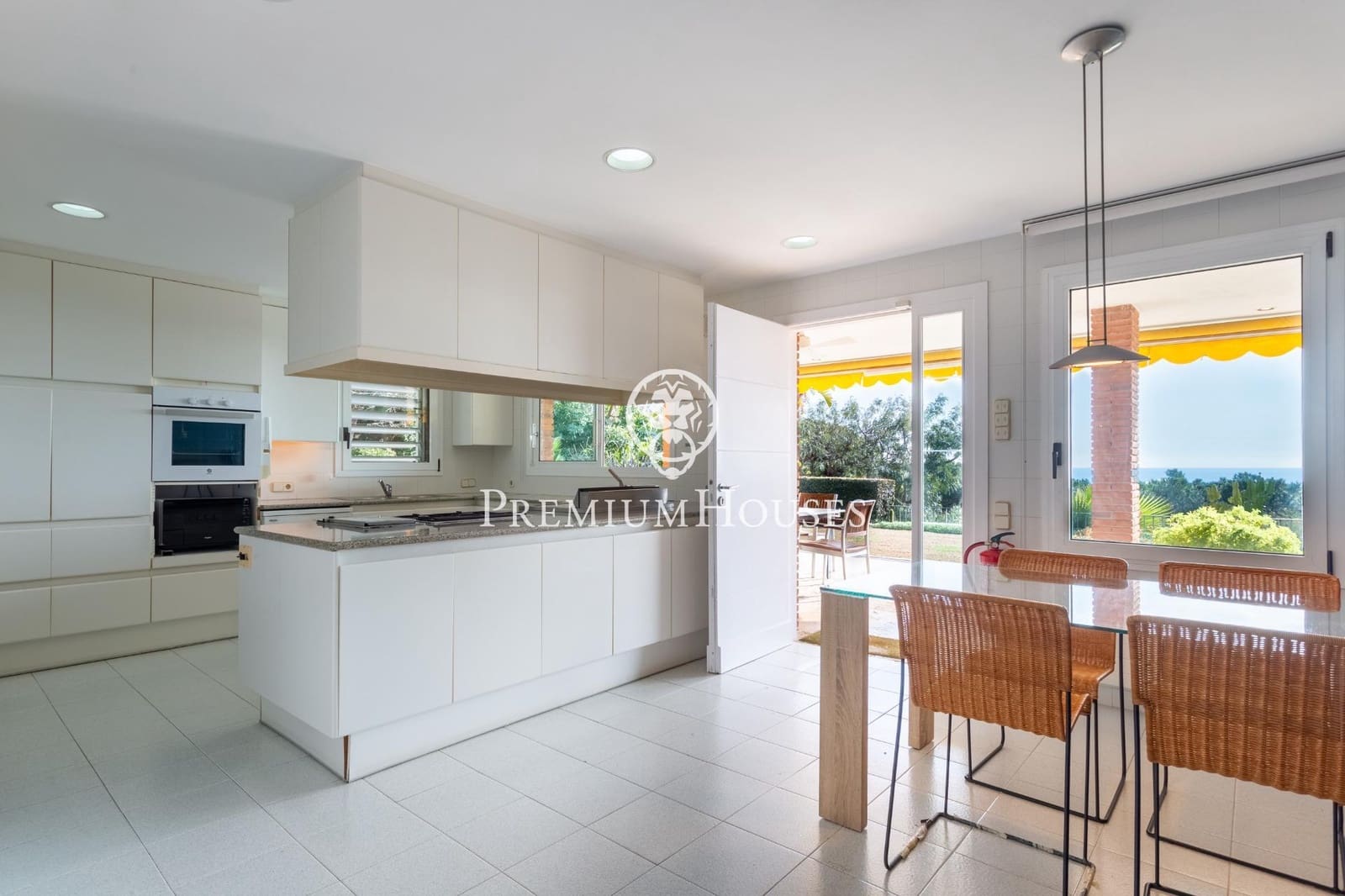 7 sypialnia Willa na sprzedaż w Sant Vicenc de Montalt z basenem garażem - 2 500 000 € (Ref: 9645007)