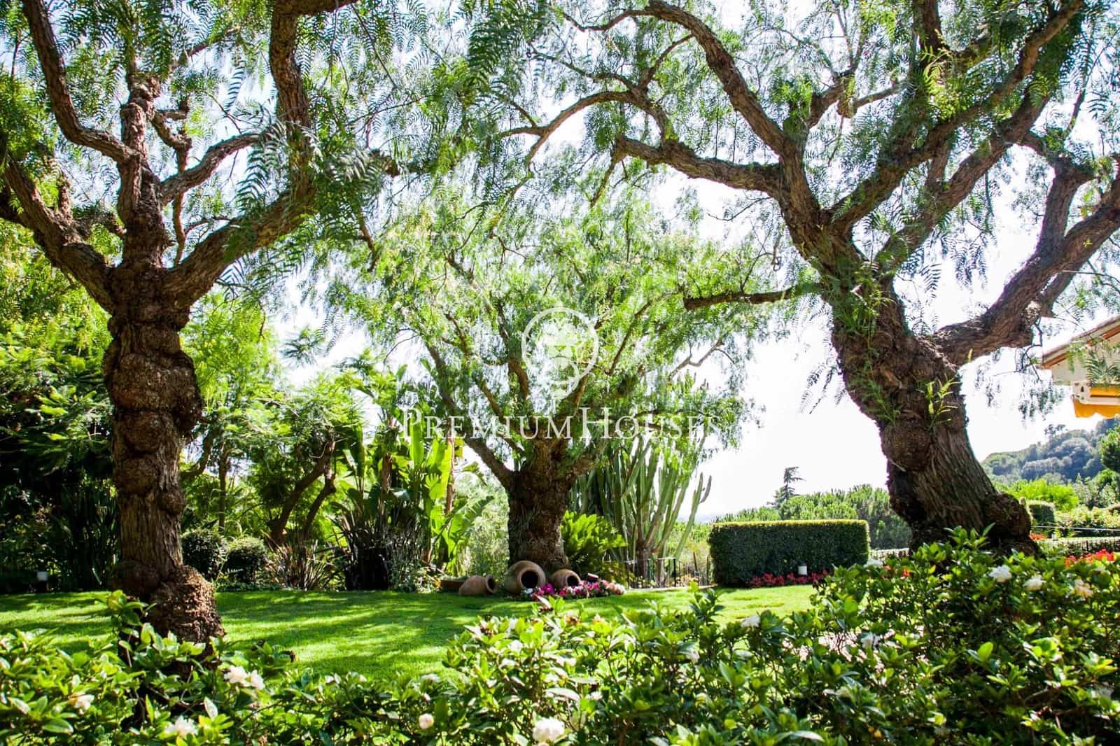 7 sypialnia Willa na sprzedaż w Sant Vicenc de Montalt z basenem garażem - 2 500 000 € (Ref: 9645007)