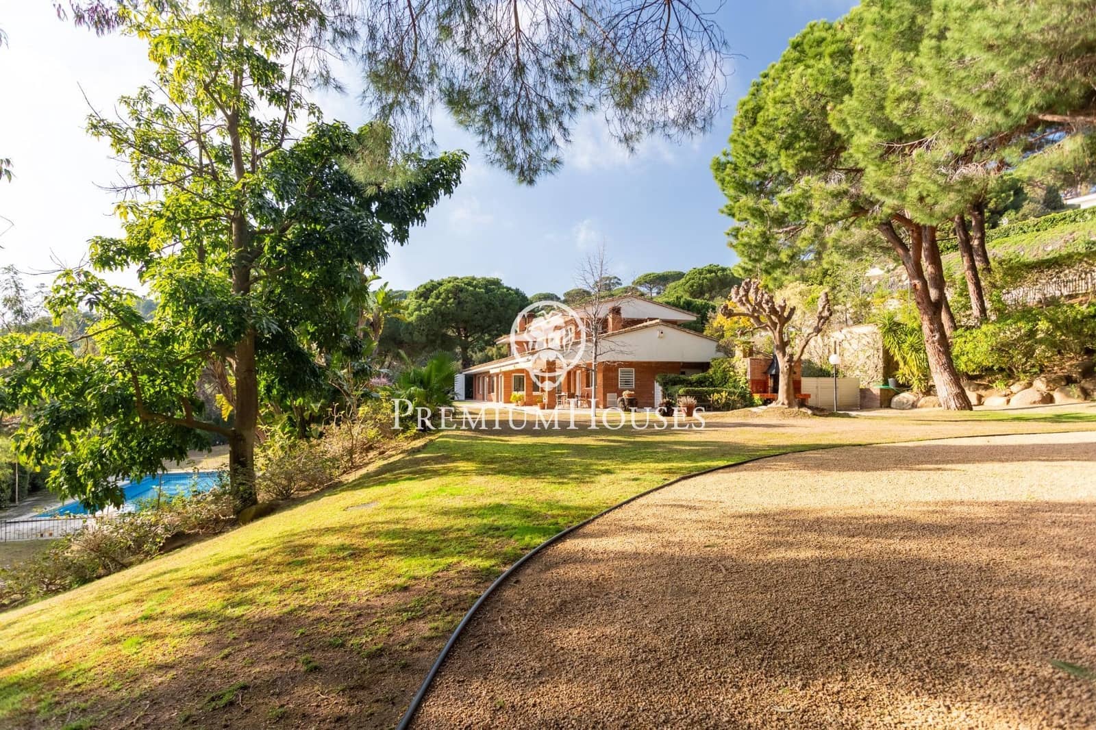 7 sypialnia Willa na sprzedaż w Sant Vicenc de Montalt z basenem garażem - 2 500 000 € (Ref: 9645007)