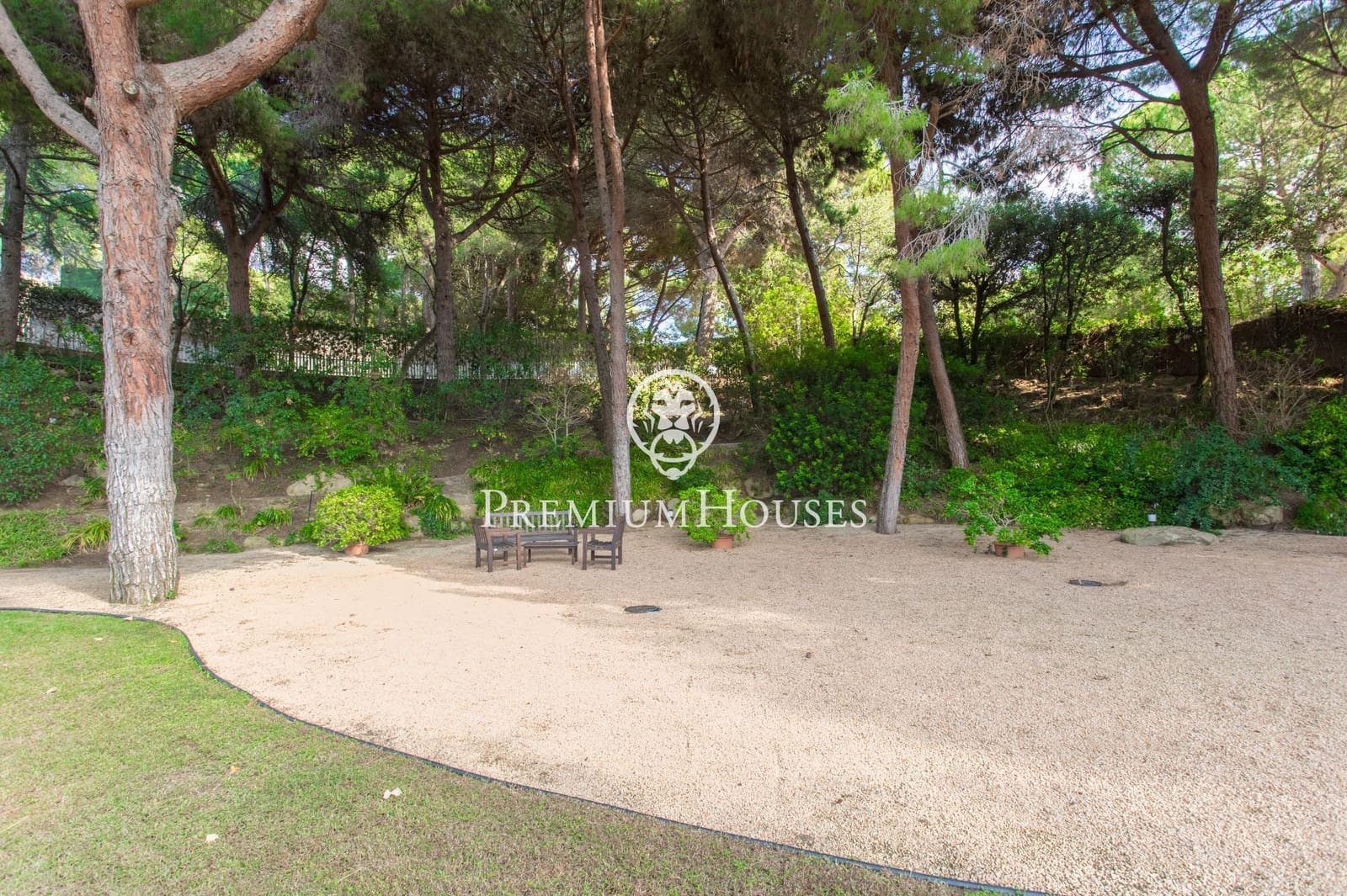 7 sypialnia Willa na sprzedaż w Sant Vicenc de Montalt z basenem garażem - 2 500 000 € (Ref: 9645007)