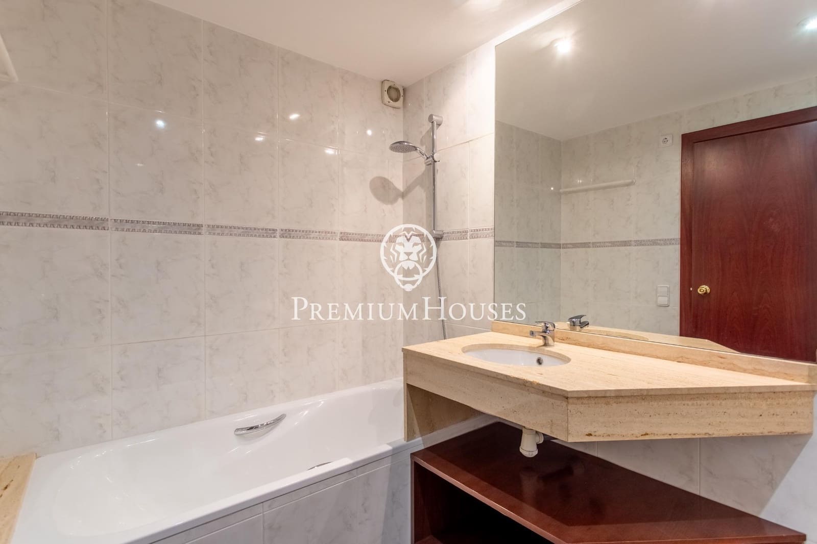 4 bedroom Terraced Villa for rent in Teia with pool garage - € 3,500 (Ref: 9648103)