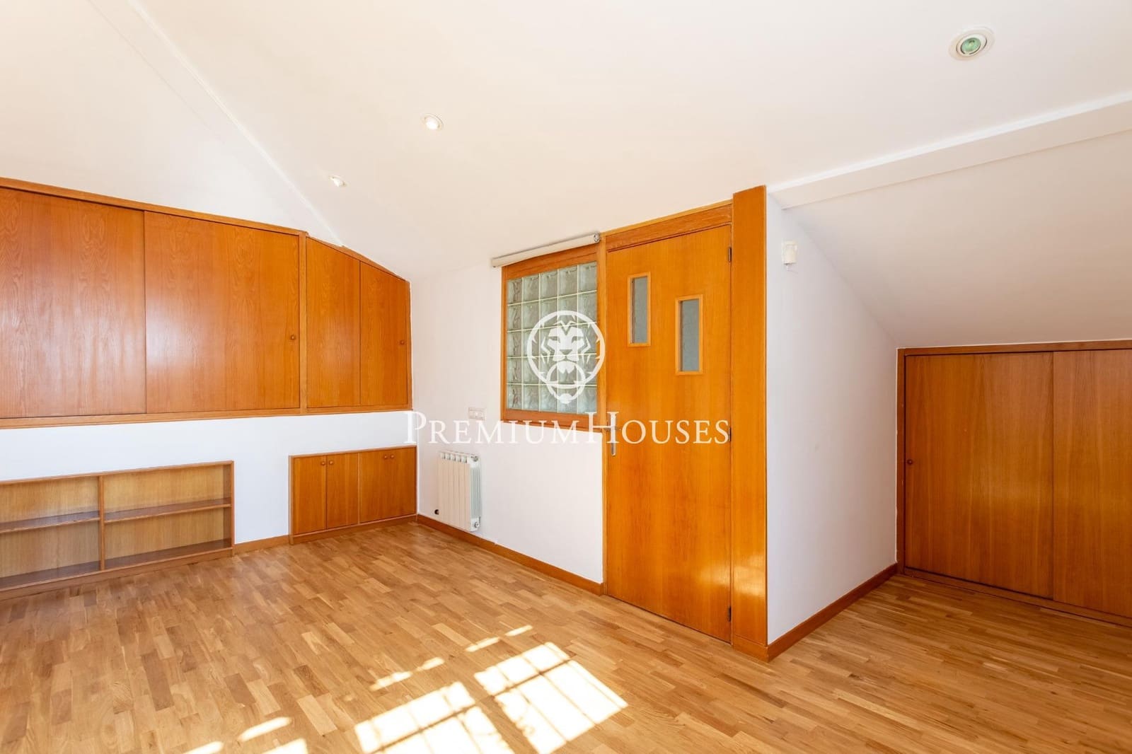 4 bedroom Terraced Villa for rent in Teia with pool garage - € 3,500 (Ref: 9648103)