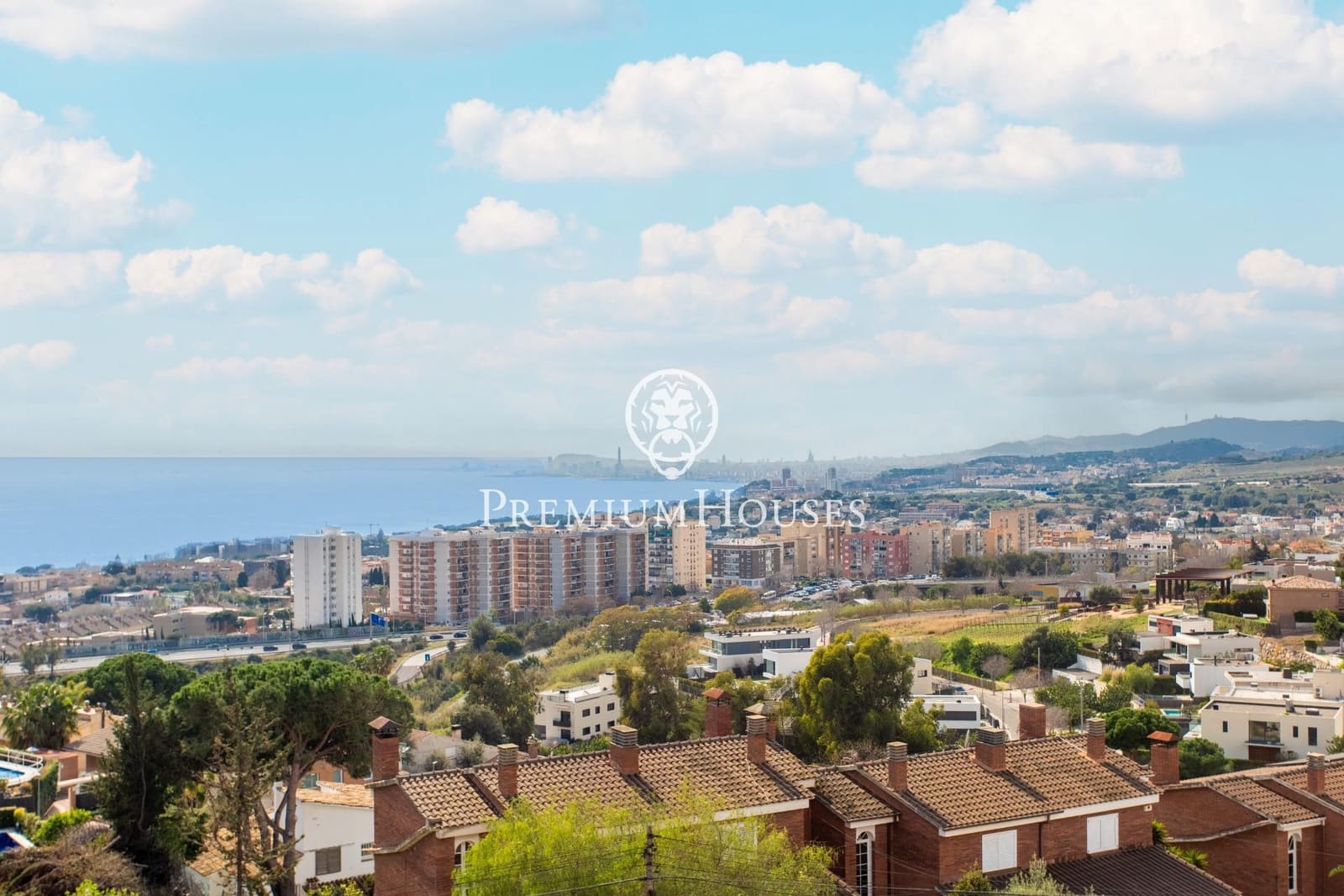 4 bedroom Terraced Villa for rent in Teia with pool garage - € 3,500 (Ref: 9648103)