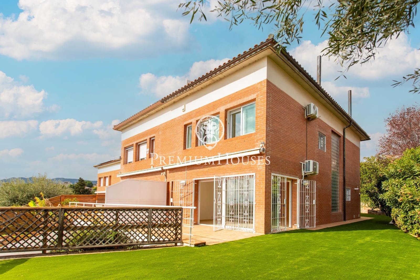 4 bedroom Terraced Villa for rent in Teia with pool garage - € 3,200 (Ref: 9648103)