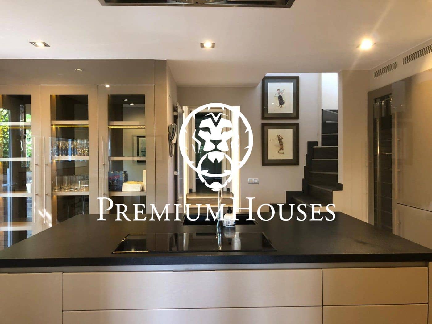 4 makuuhuone Huvila vuokrattavana paikassa Alella mukana uima-altaan - 4 000 € (Ref: 9648110)