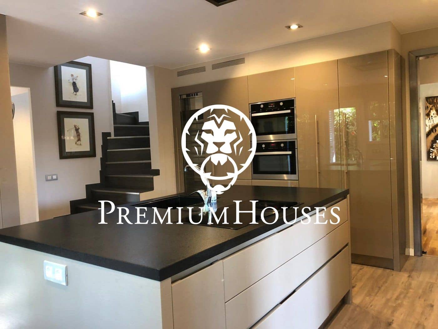 4 makuuhuone Huvila vuokrattavana paikassa Alella mukana uima-altaan - 4 000 € (Ref: 9648110)