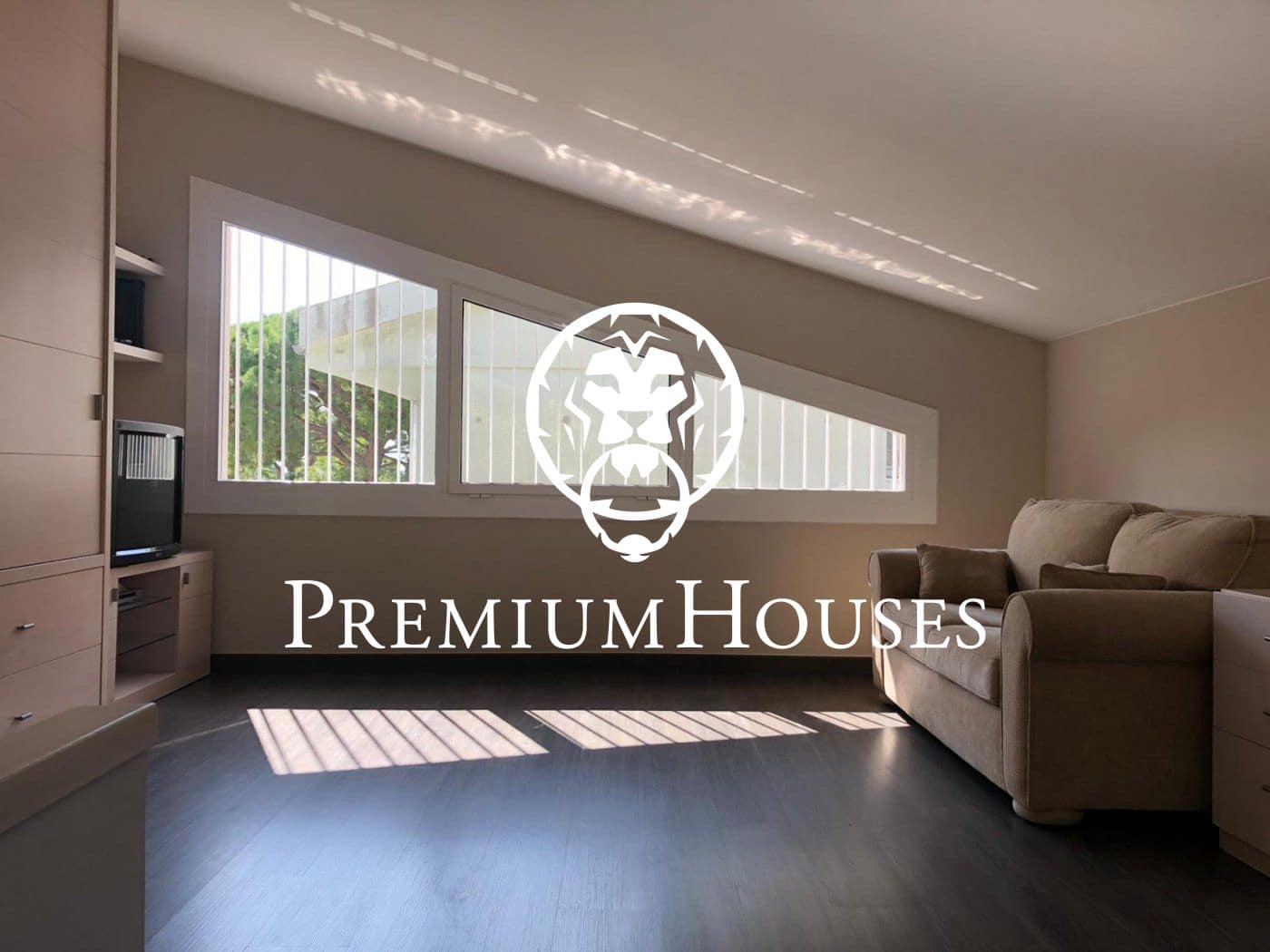 4 makuuhuone Huvila vuokrattavana paikassa Alella mukana uima-altaan - 4 000 € (Ref: 9648110)