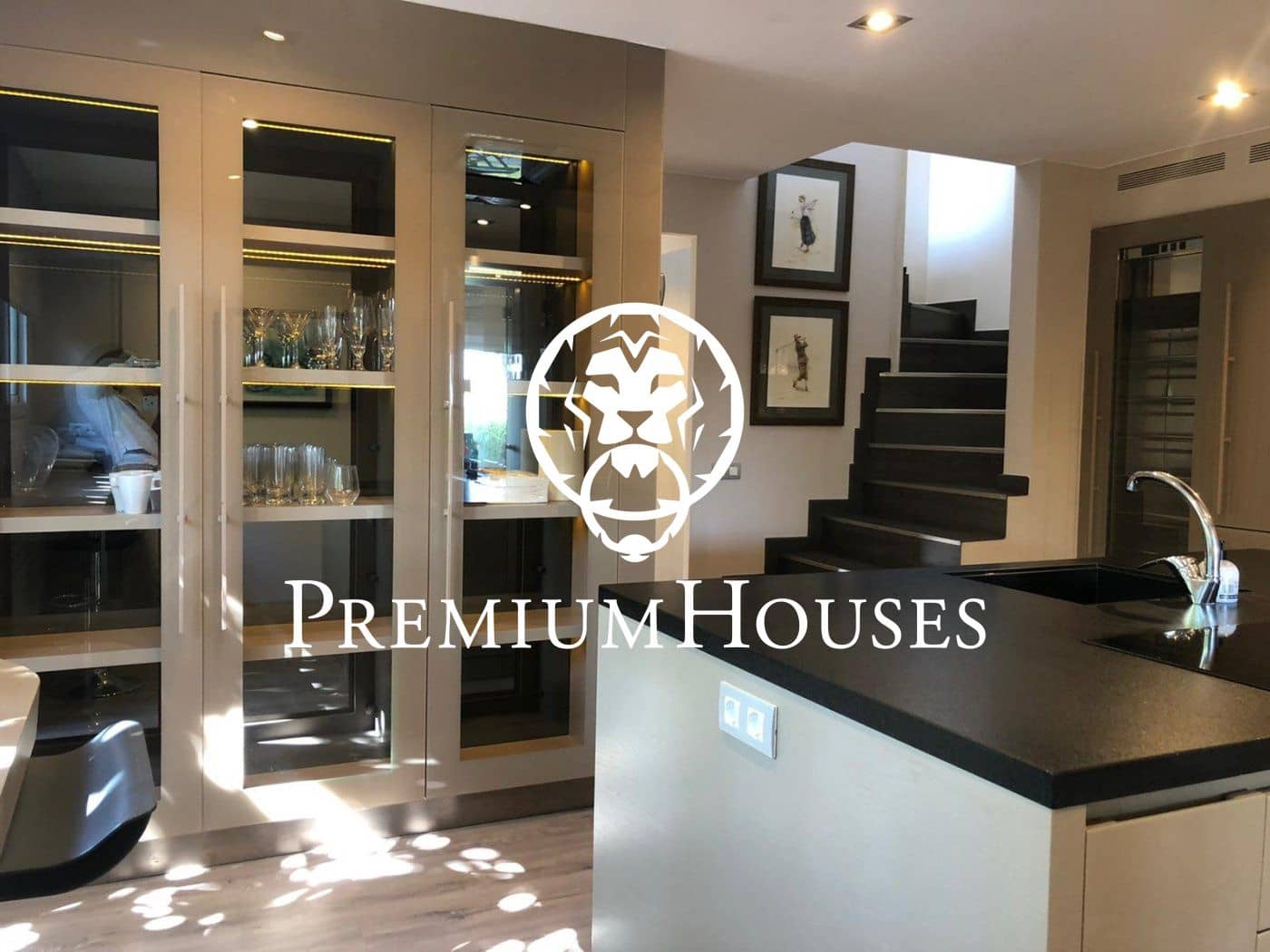 4 makuuhuone Huvila vuokrattavana paikassa Alella mukana uima-altaan - 4 000 € (Ref: 9648110)