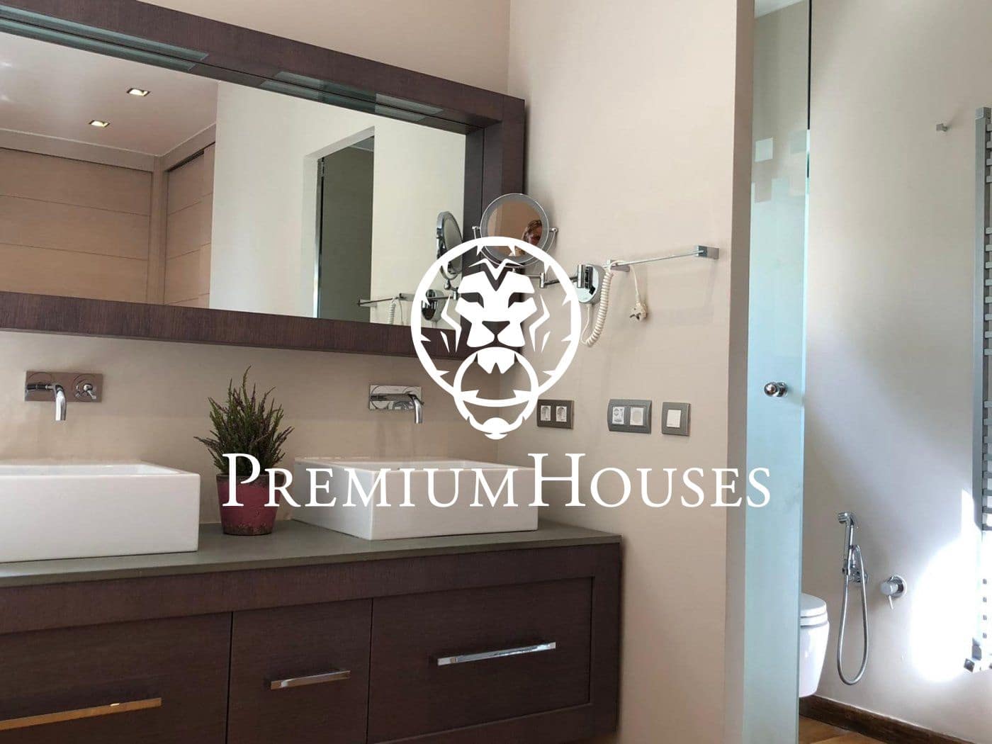 4 makuuhuone Huvila vuokrattavana paikassa Alella mukana uima-altaan - 4 000 € (Ref: 9648110)