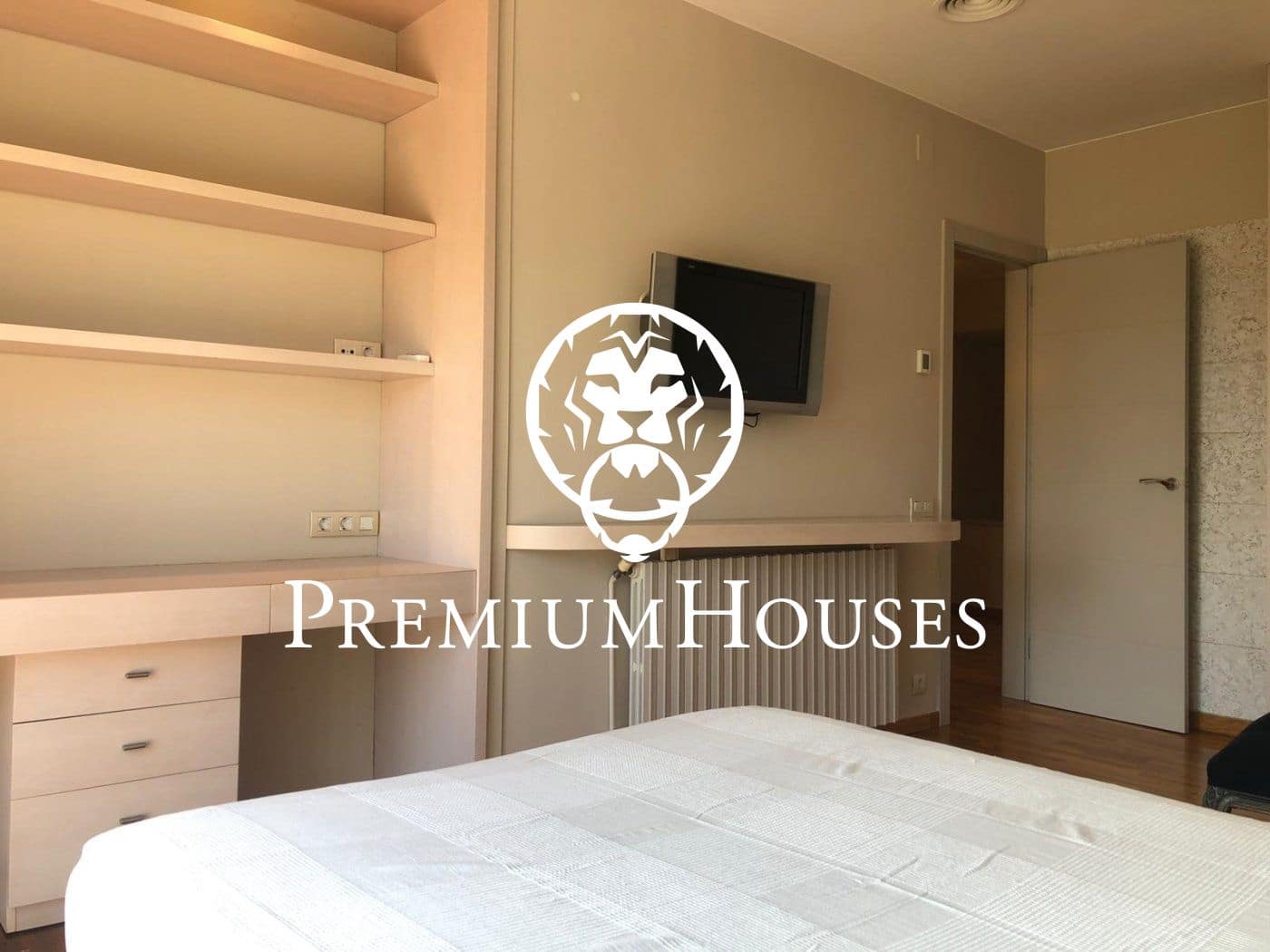 4 makuuhuone Huvila vuokrattavana paikassa Alella mukana uima-altaan - 4 000 € (Ref: 9648110)