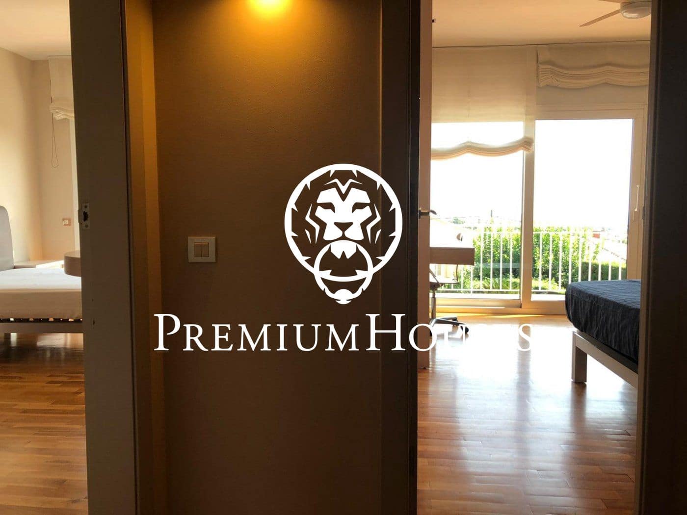 4 makuuhuone Huvila vuokrattavana paikassa Alella mukana uima-altaan - 4 000 € (Ref: 9648110)