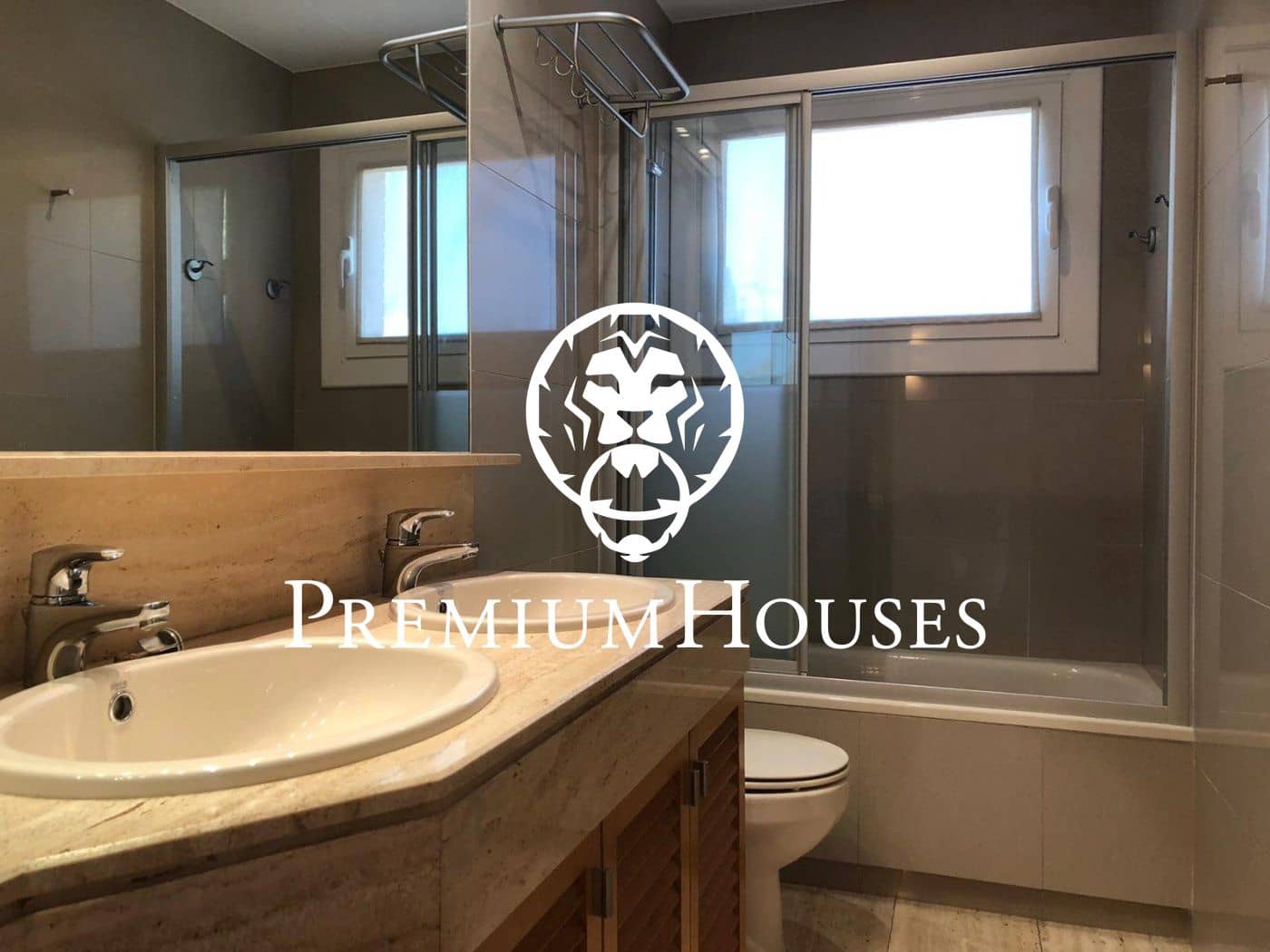 4 makuuhuone Huvila vuokrattavana paikassa Alella mukana uima-altaan - 4 000 € (Ref: 9648110)