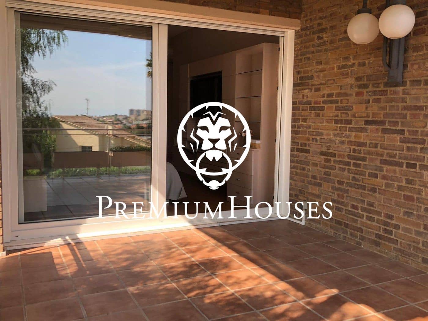 4 makuuhuone Huvila vuokrattavana paikassa Alella mukana uima-altaan - 4 000 € (Ref: 9648110)