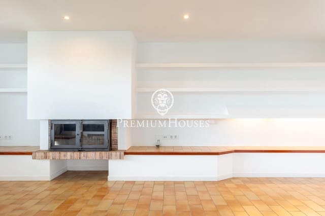 5 sypialnia Dom szeregowy na sprzedaż w Sant Vicenç de Montalt z basenem garażem - 950 000 € (Ref: 9651963)