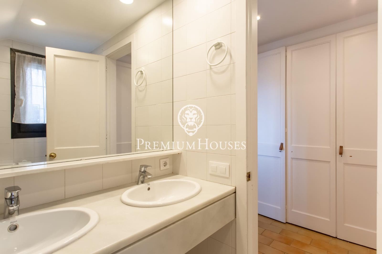 5 sypialnia Dom szeregowy na sprzedaż w Sant Vicenc de Montalt z basenem garażem - 950 000 € (Ref: 9651963)