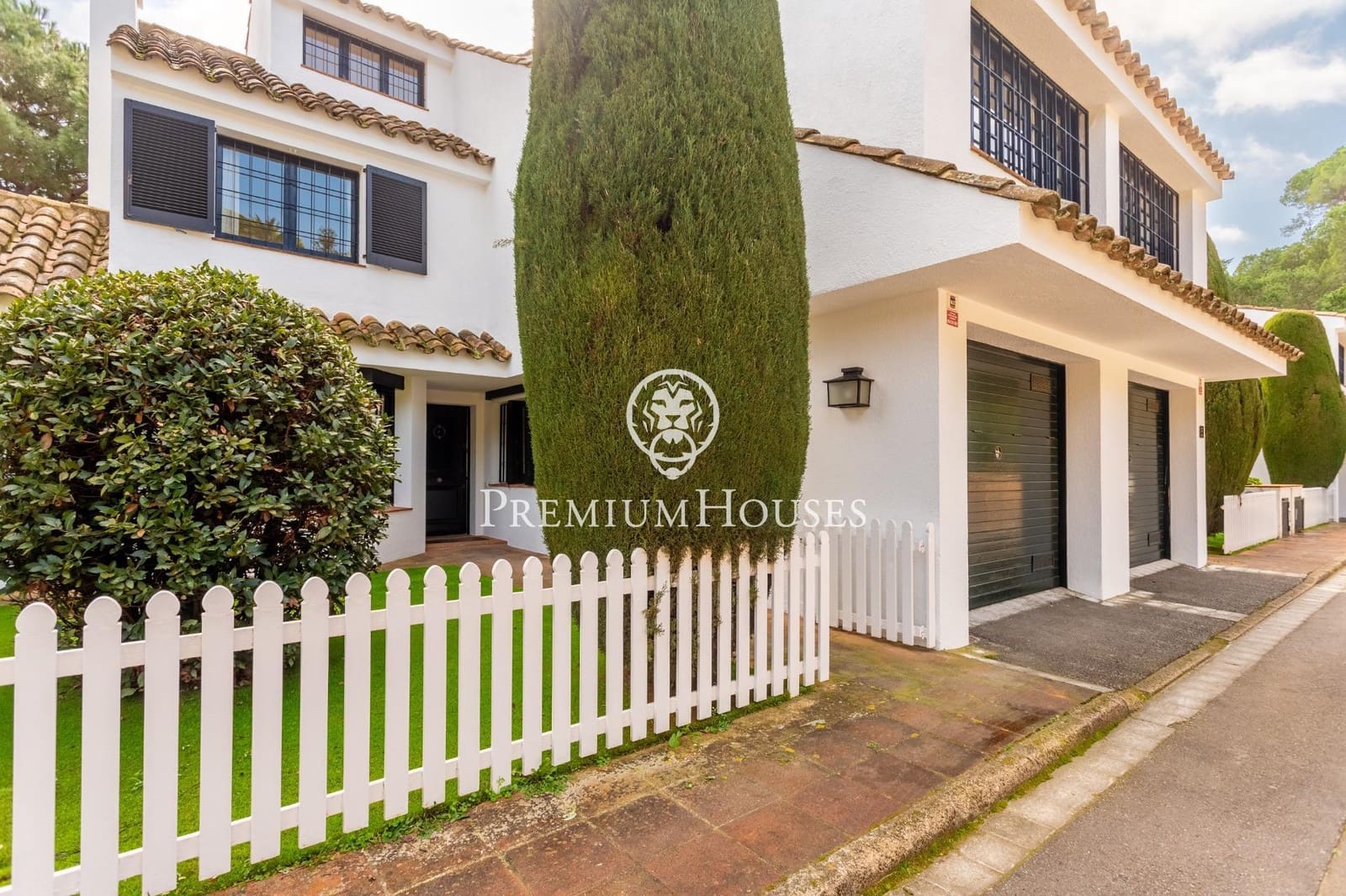 5 sypialnia Dom szeregowy na sprzedaż w Sant Vicenc de Montalt z basenem garażem - 950 000 € (Ref: 9651963)