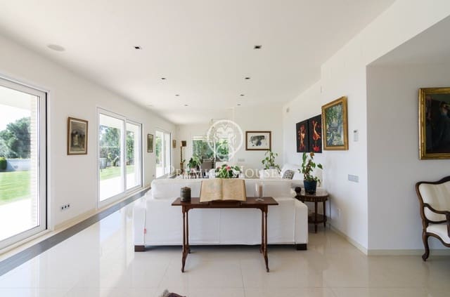 9 Zimmer Villa zu verkaufen in Sant Vicenç de Montalt mit Pool Garage - 2.475.000 € (Ref: 9651964)