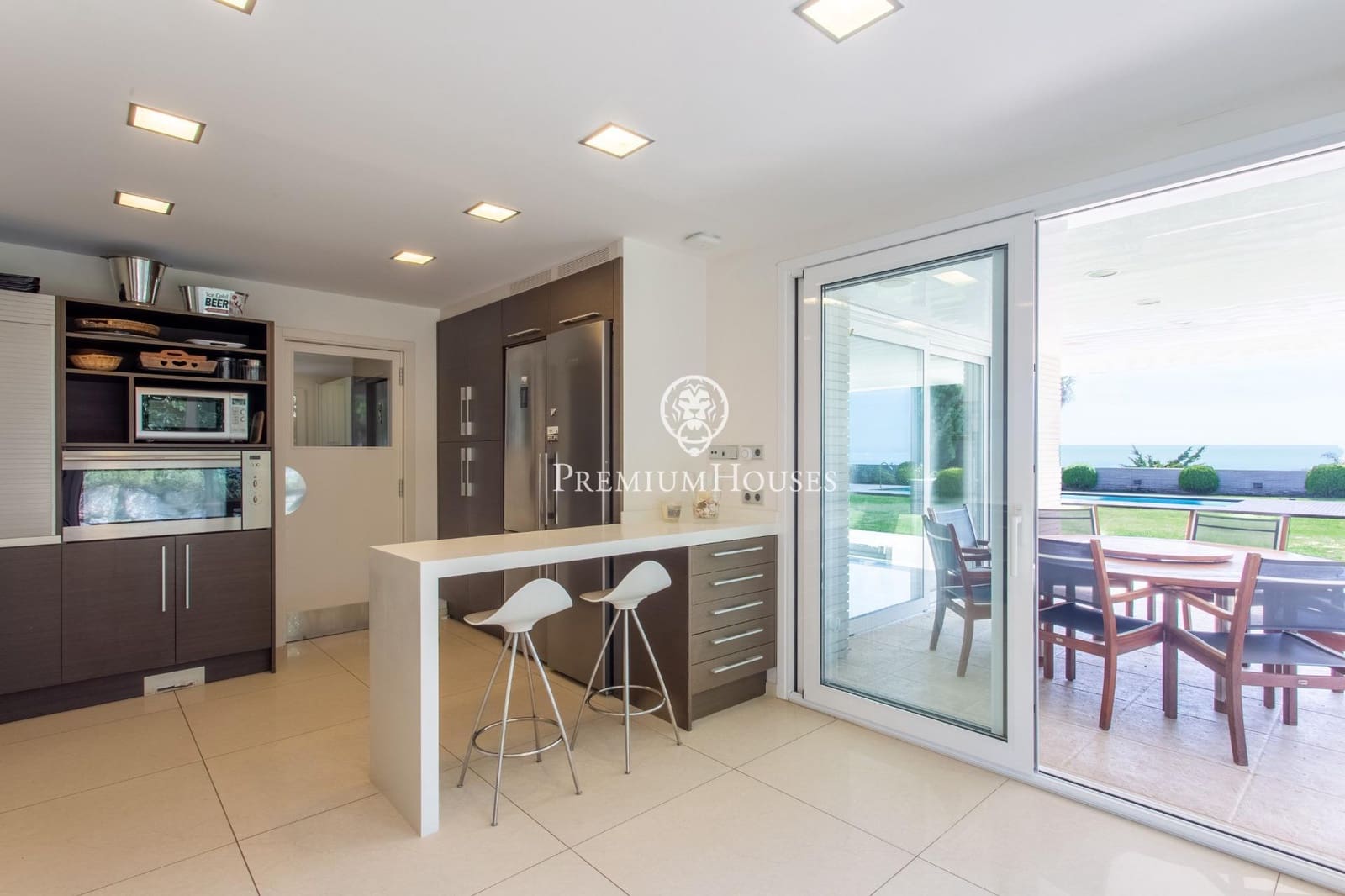 9 bedroom Villa for sale in Sant Vicenc de Montalt with pool garage - € 2,475,000 (Ref: 9651964)