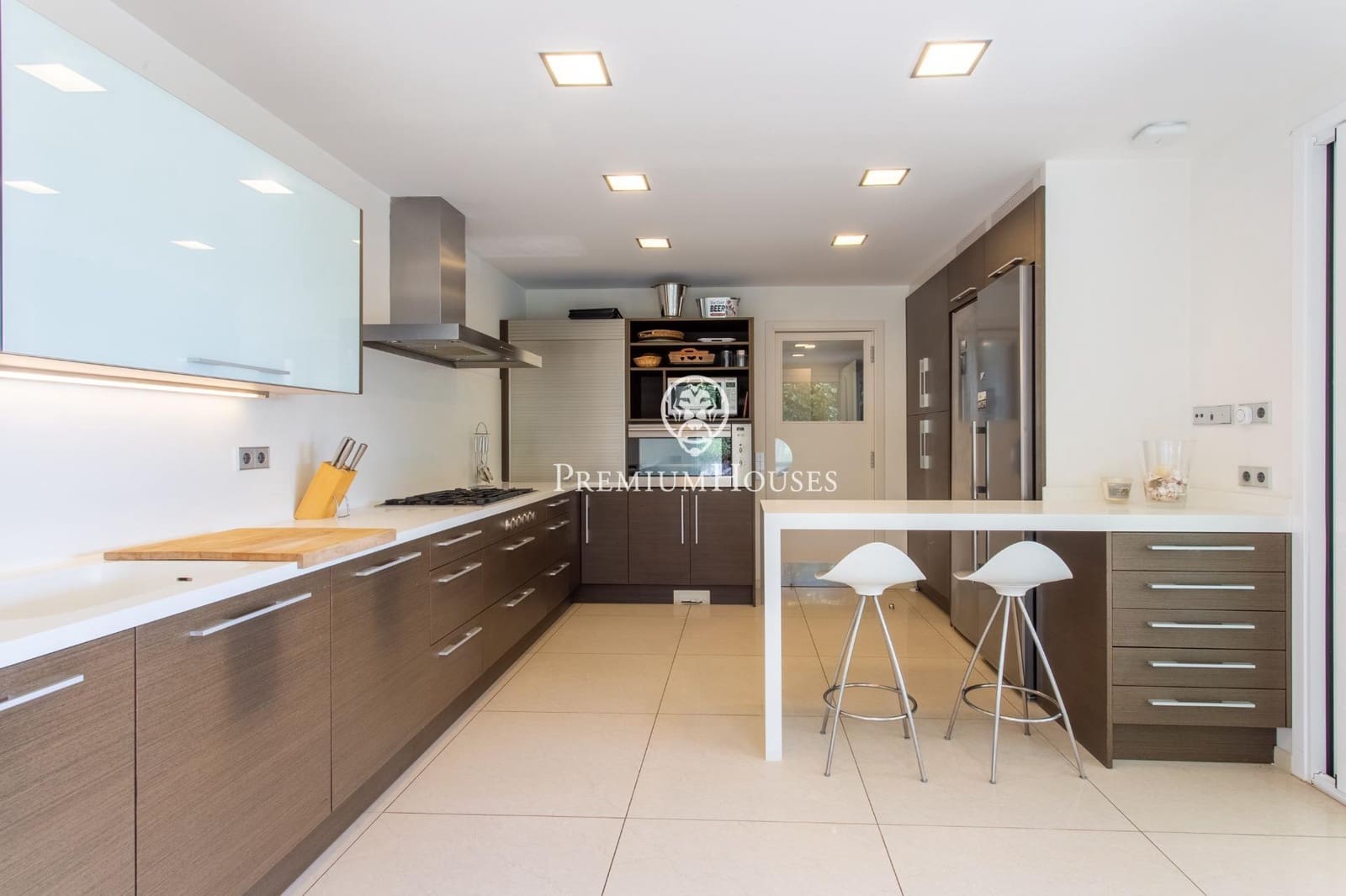 9 bedroom Villa for sale in Sant Vicenc de Montalt with pool garage - € 2,475,000 (Ref: 9651964)