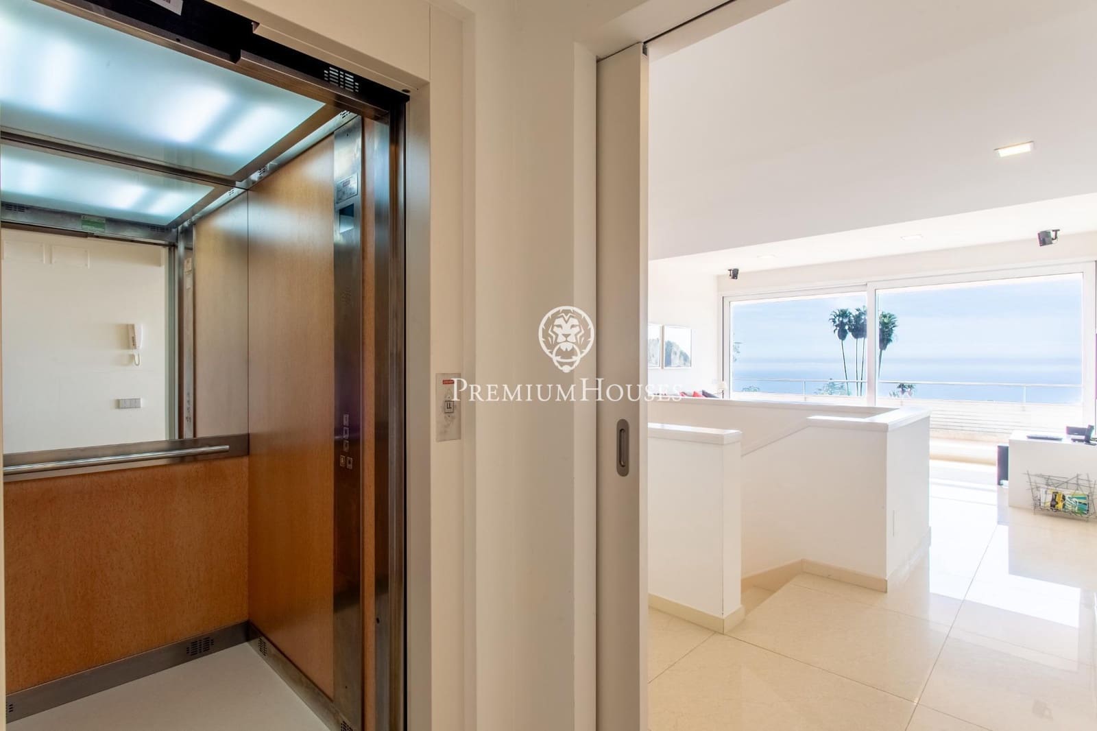 9 bedroom Villa for sale in Sant Vicenc de Montalt with pool garage - € 2,475,000 (Ref: 9651964)