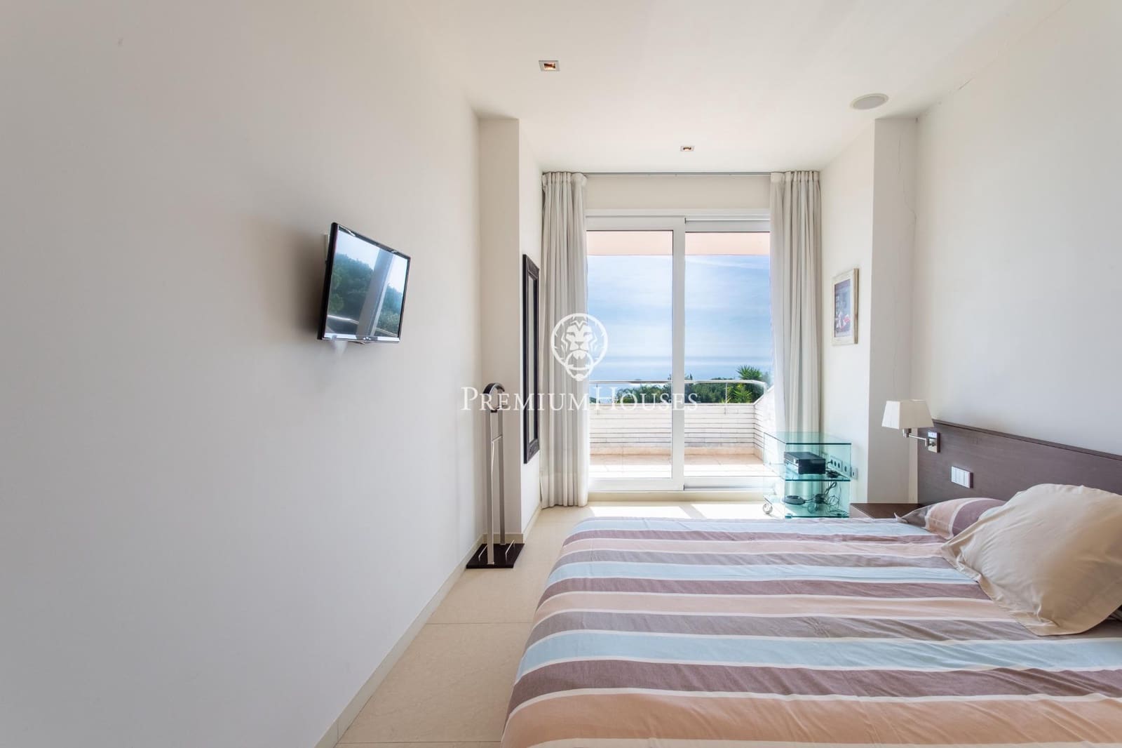 9 bedroom Villa for sale in Sant Vicenc de Montalt with pool garage - € 2,475,000 (Ref: 9651964)