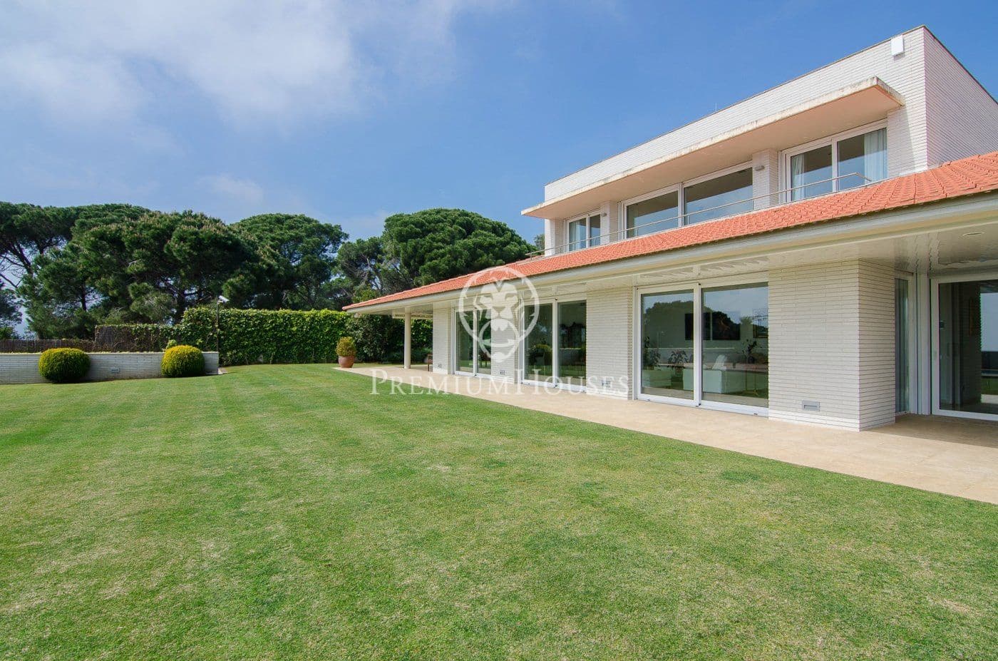 9 bedroom Villa for sale in Sant Vicenc de Montalt with pool garage - € 2,475,000 (Ref: 9651964)