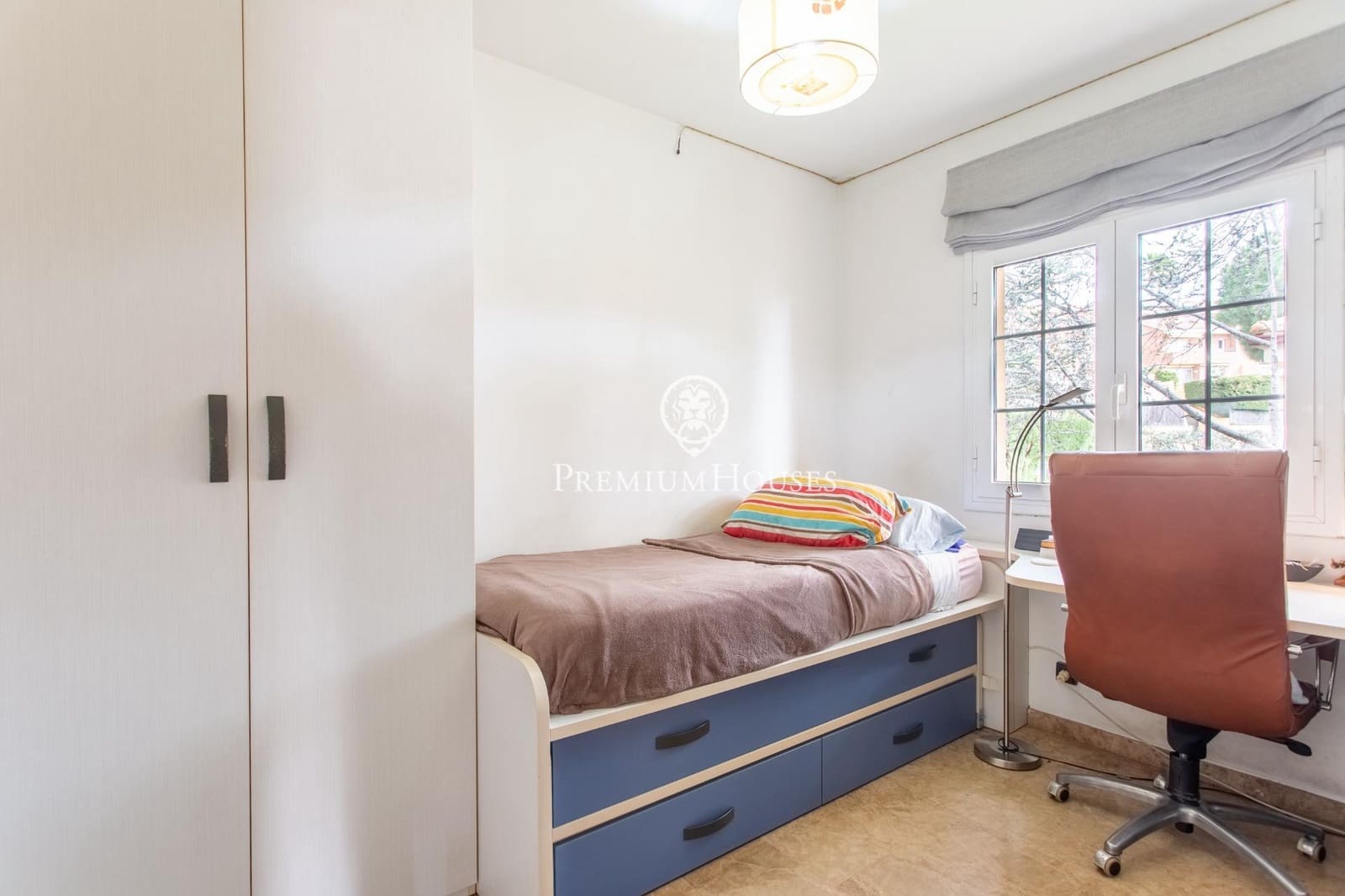 4 makuuhuone Huvila myytävänä paikassa Teia mukana uima-altaan 
autotalli - 798 000 € (Ref: 9651965)