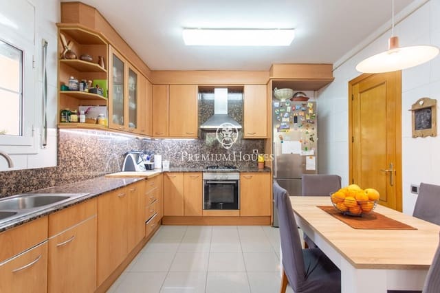 4 makuuhuone Huvila myytävänä paikassa Teià mukana uima-altaan 
autotalli - 798 000 € (Ref: 9651965)