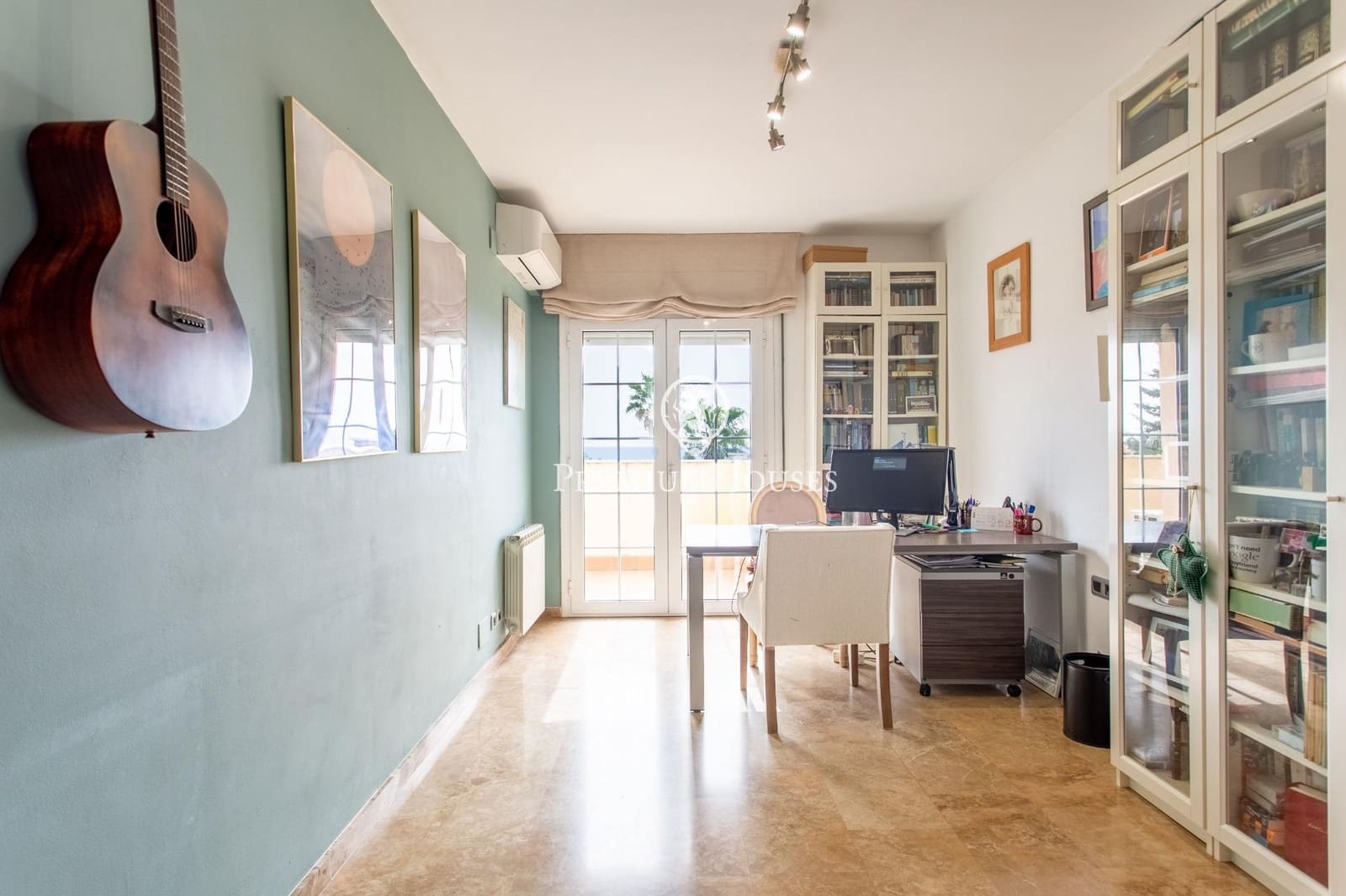 4 makuuhuone Huvila myytävänä paikassa Teia mukana uima-altaan 
autotalli - 798 000 € (Ref: 9651965)