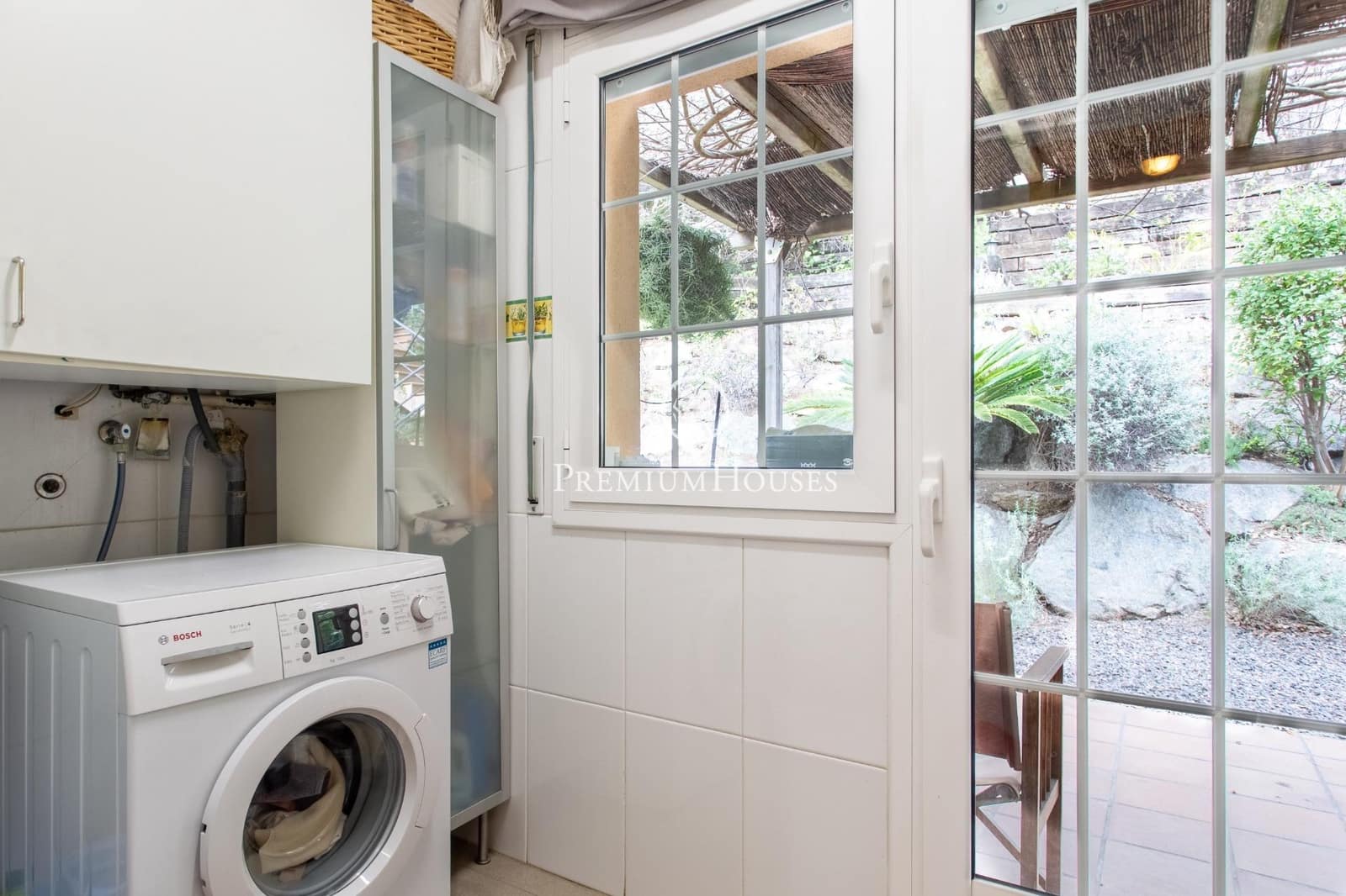 4 makuuhuone Huvila myytävänä paikassa Teia mukana uima-altaan 
autotalli - 798 000 € (Ref: 9651965)