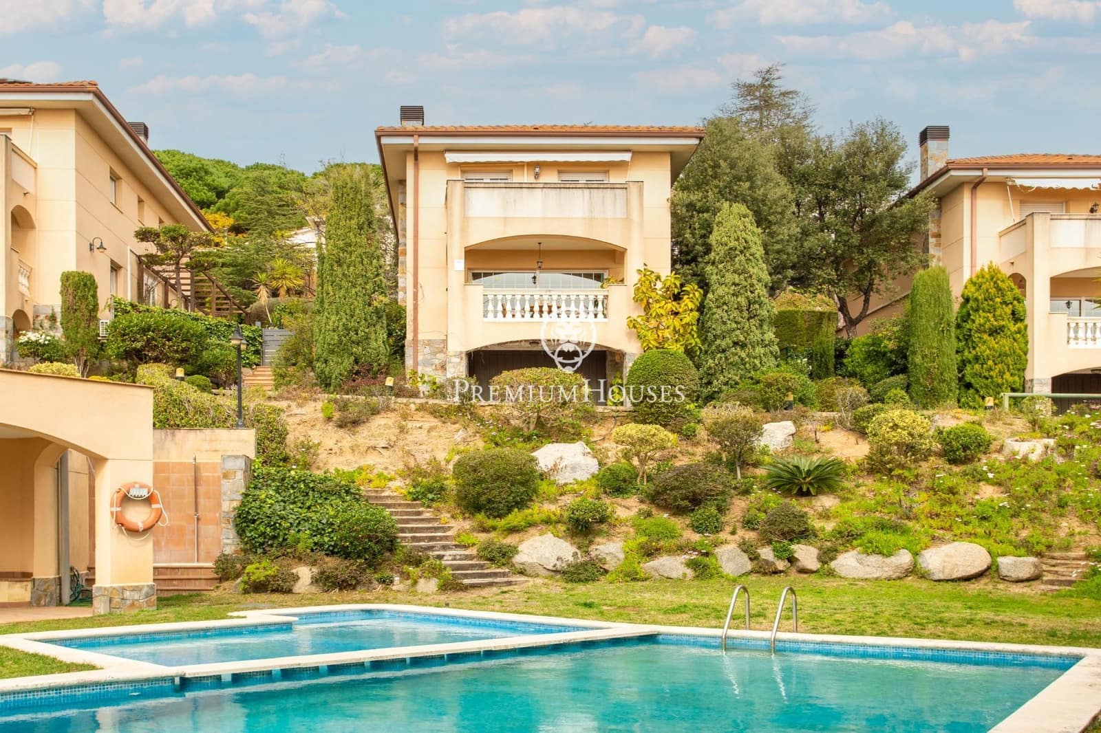 4 makuuhuone Huvila myytävänä paikassa Teia mukana uima-altaan 
autotalli - 798 000 € (Ref: 9651965)