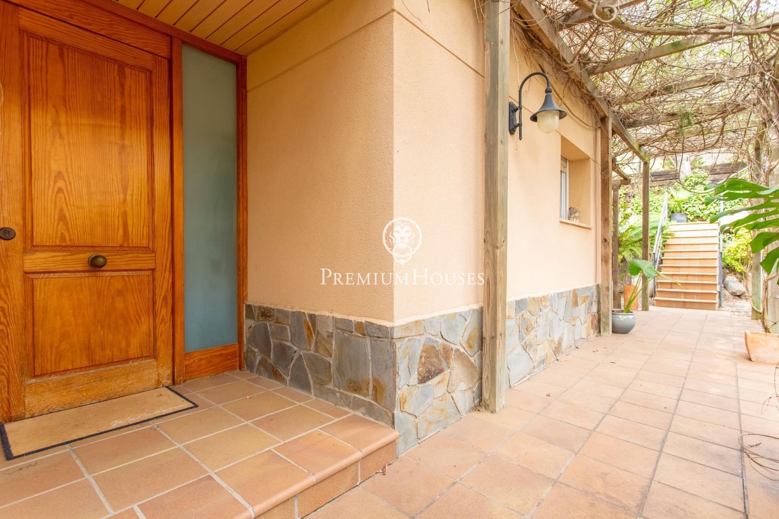 4 makuuhuone Huvila myytävänä paikassa Teia mukana uima-altaan 
autotalli - 798 000 € (Ref: 9651965)