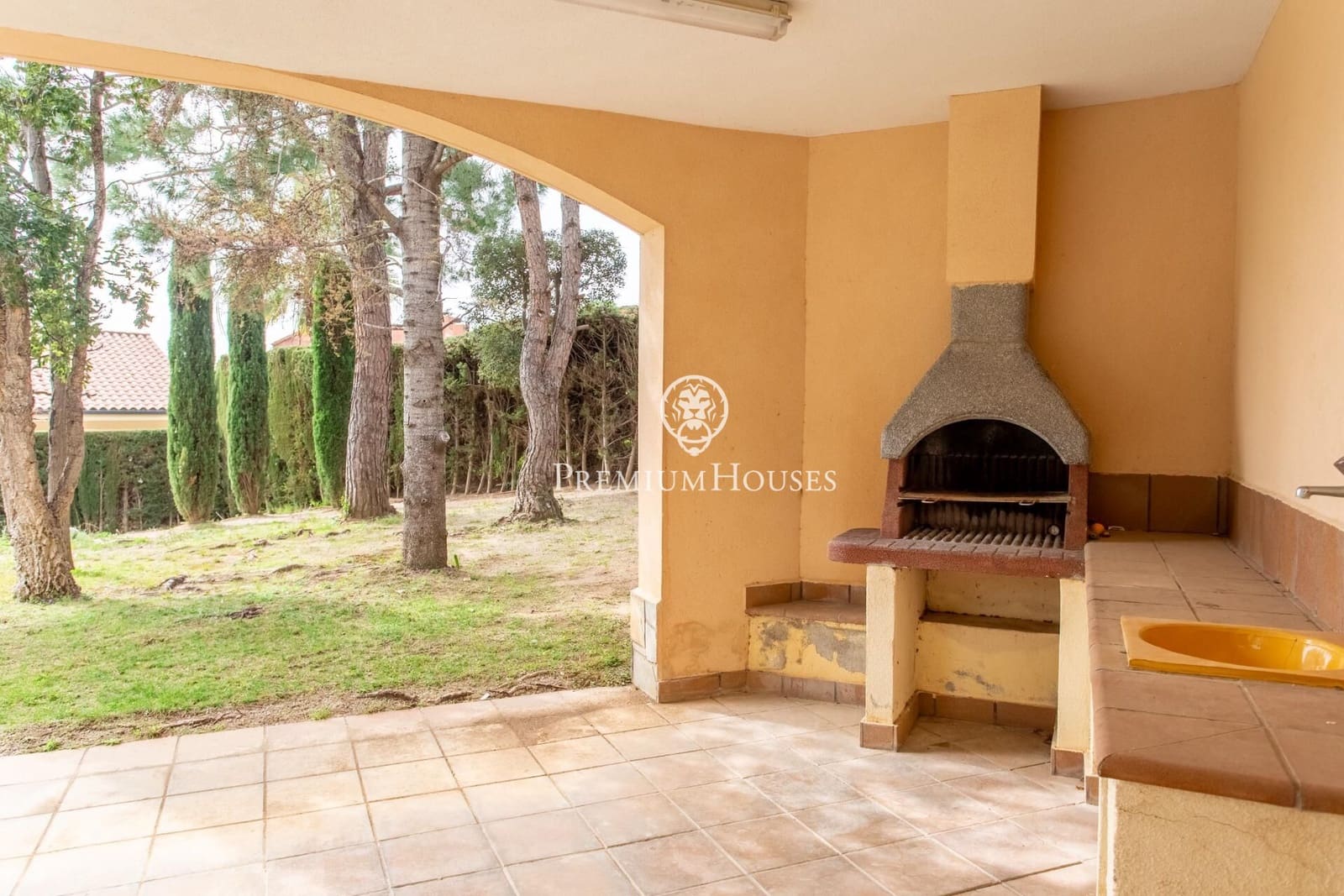 4 makuuhuone Huvila myytävänä paikassa Teia mukana uima-altaan 
autotalli - 798 000 € (Ref: 9651965)