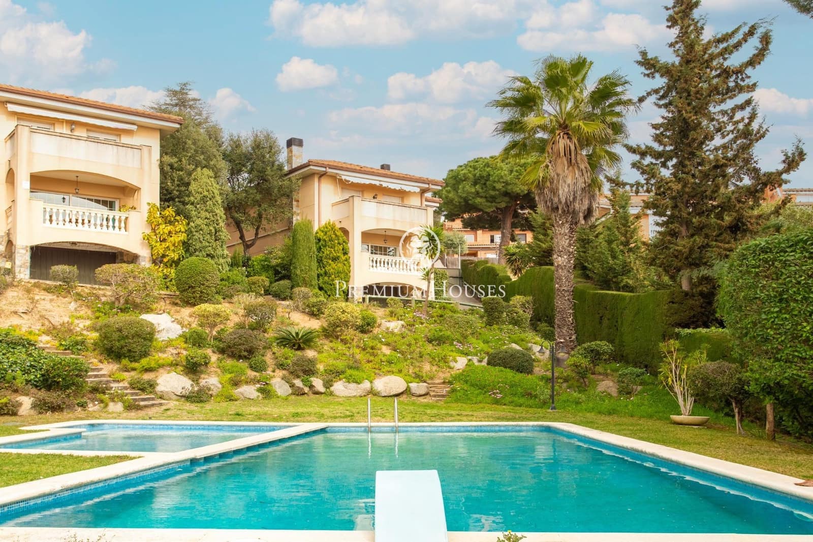 4 makuuhuone Huvila myytävänä paikassa Teia mukana uima-altaan 
autotalli - 798 000 € (Ref: 9651965)