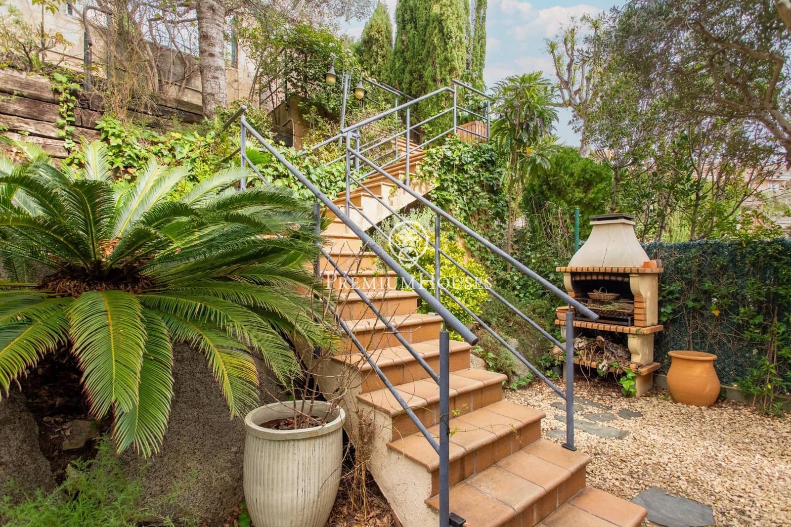 4 makuuhuone Huvila myytävänä paikassa Teia mukana uima-altaan 
autotalli - 798 000 € (Ref: 9651965)